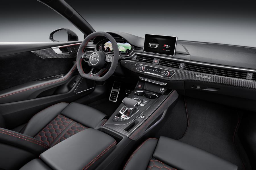 Интерьер Audi RS5 Coupe 2017 года  (WW) (фото 34 из 53)
